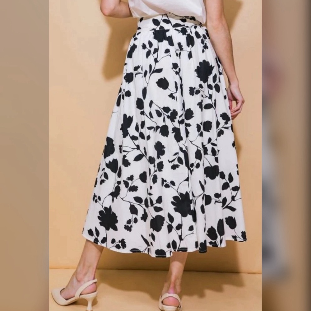 Black & White Floral Poplin Midi Skirt - Picture 3 of 5
